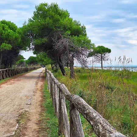 Super Modern Flat With Large Balcony In Appartamento Bibione