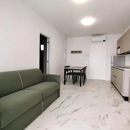 דירה Super Modern Flat With Large Balcony In