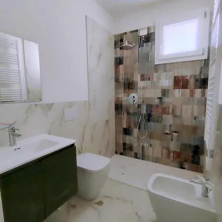 Super Modern Flat With Large Balcony In דירה *