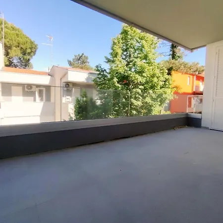 Super Modern Flat With Large Balcony In * ביביונה